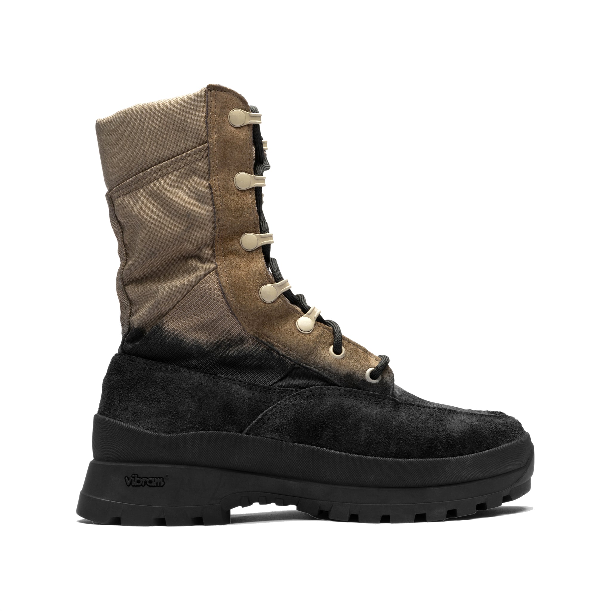 RND: N03 - MILITARY COMBAT BOOT IN SAND