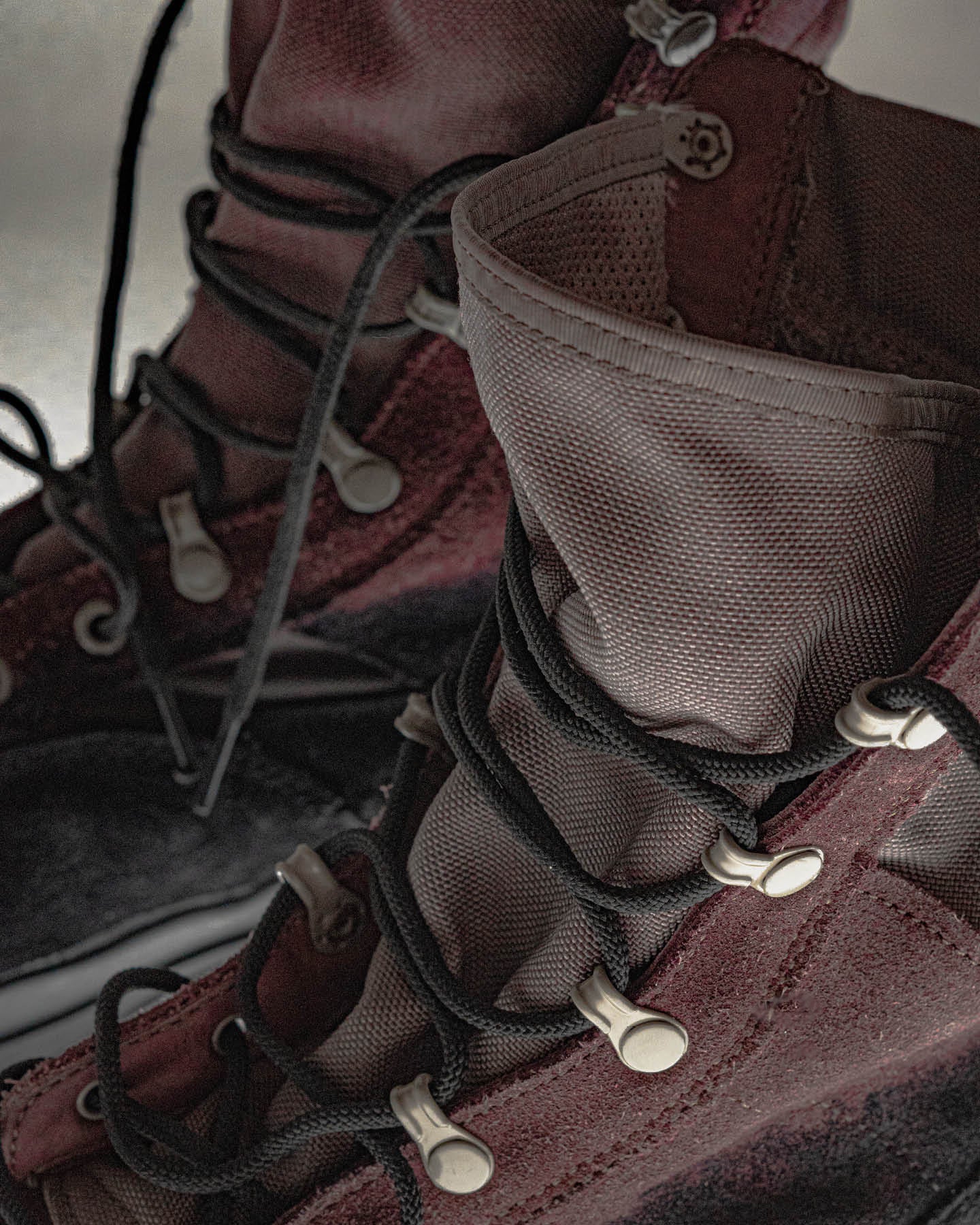 RND: N03 - MILITARY COMBAT BOOT IN DEEP BURGUNDY