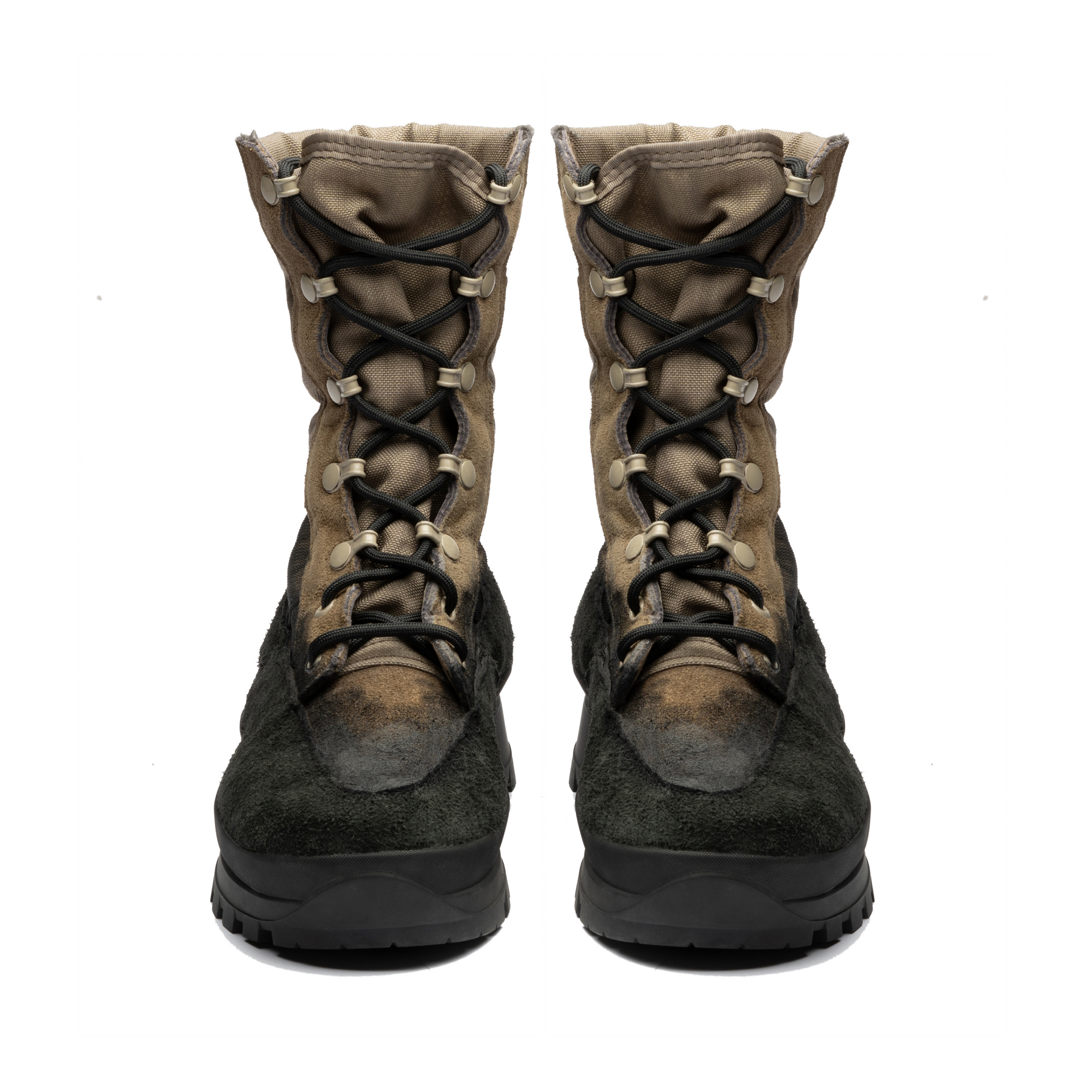 RND: N03 - MILITARY COMBAT BOOT IN SAND